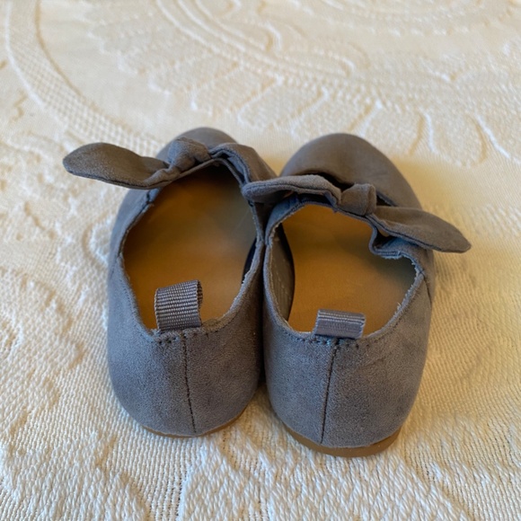 Toddler size 5 shoes - Picture 4 of 6